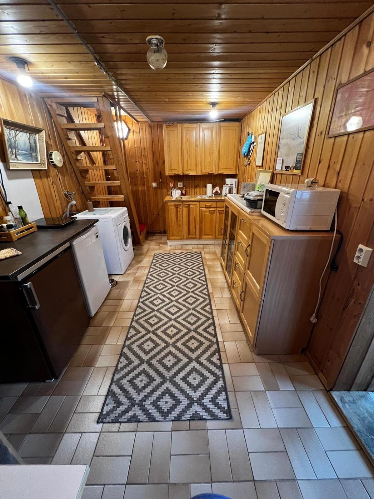 Adorable 1-Bedroom Cottage/Guesthouse In Kittilae 外观 照片